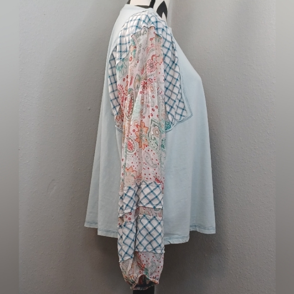 Easel Light Blue Blouse With Patterned Sleeves - image 7